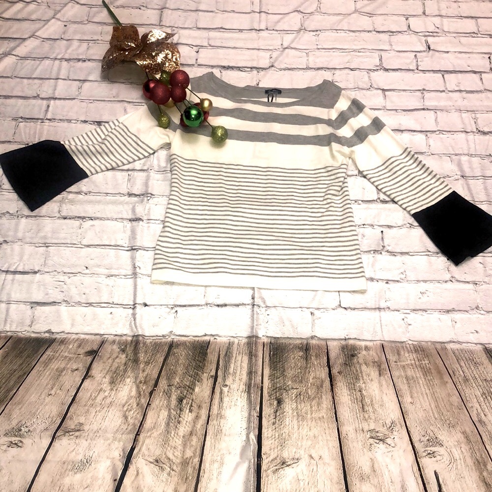 NWT Villa Milano Bell Sleeve Sweater, Sz L